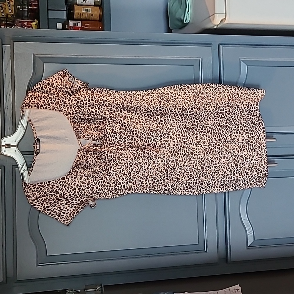Adorable like new print dress